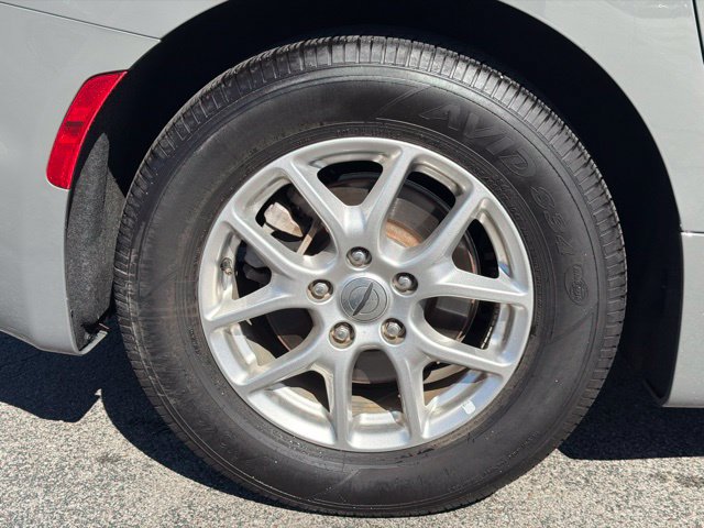 Used 2025 Chrysler Pacifica Select FWD image 15