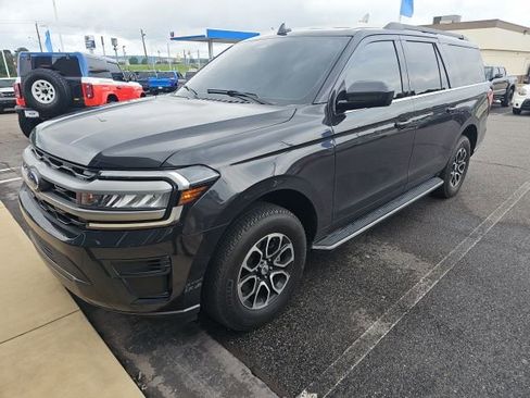 Used 2023 Ford Expedition Max XLT RWD image 3