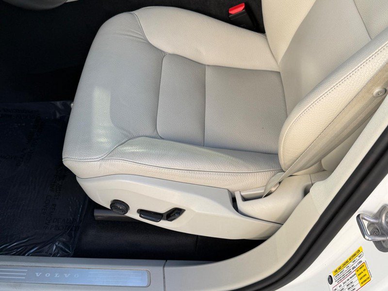 Used 2024 Volvo XC90 B5 Core w/ Protection Package Premier AWD/4WD image 19