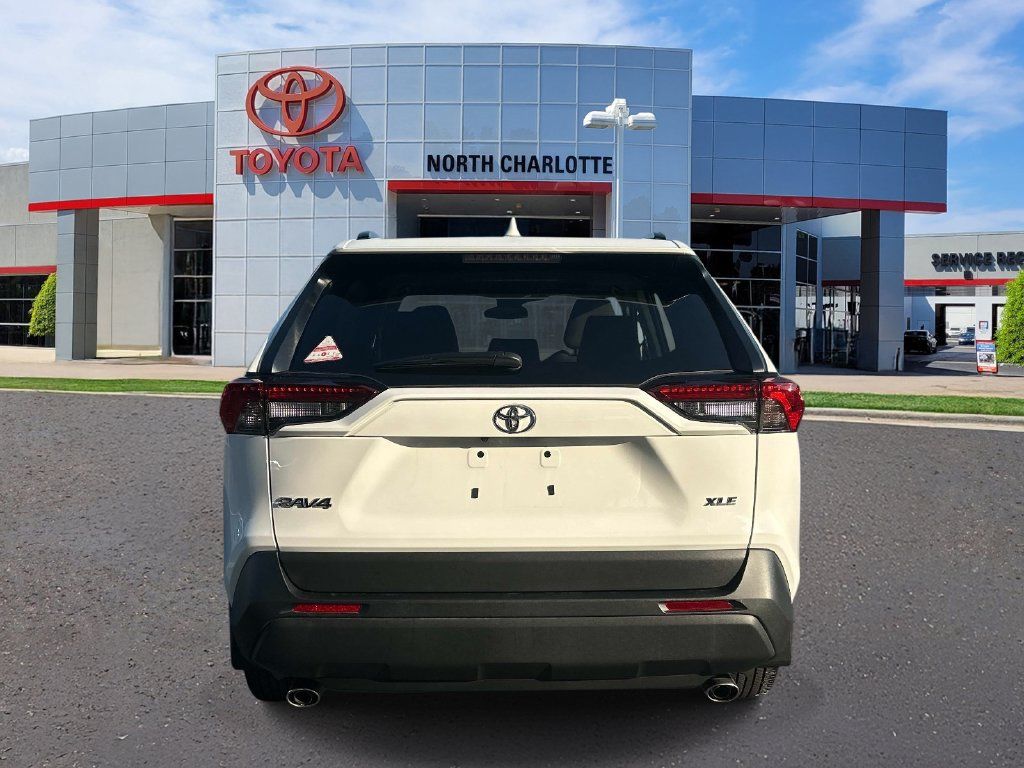 Used 2025 Toyota RAV4 XLE w/ Convenience Package FWD image 7