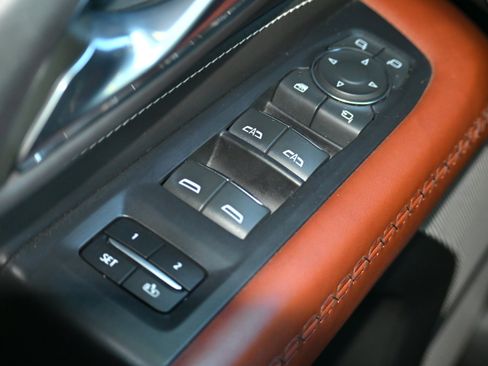 Used 2023 GMC Yukon XL Denali Ultimate image 29