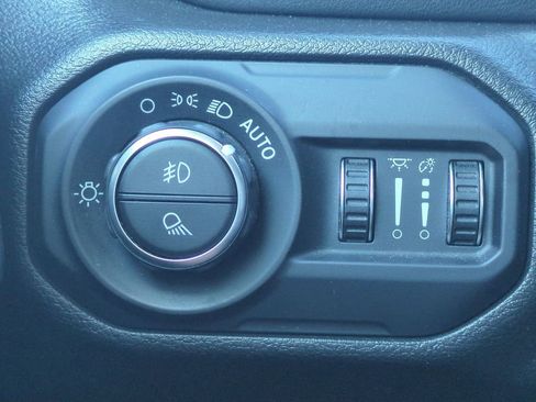 Used 2022 Jeep Gladiator Overland w/ Popular Equipment Package AWD/4WD image 30