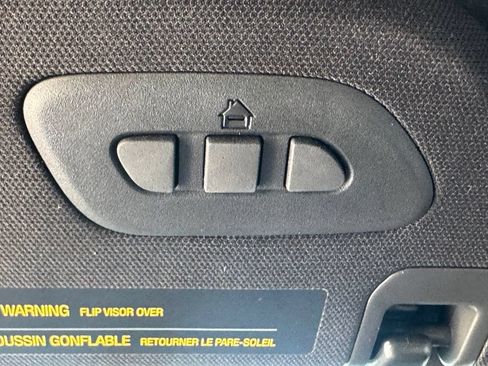 Used 2025 Chevrolet Corvette Stingray Preferred Cpe w/ Z51 Performance Package RWD image 31