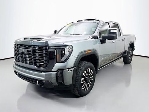 Used 2024 GMC Sierra 2500 Denali Ultimate w/ Max Trailering Package image 4