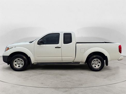 Used 2018 Nissan Frontier S image 2