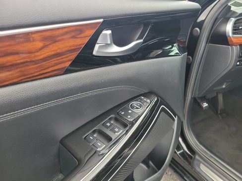 Used 2019 Kia Cadenza Premium FWD image 18