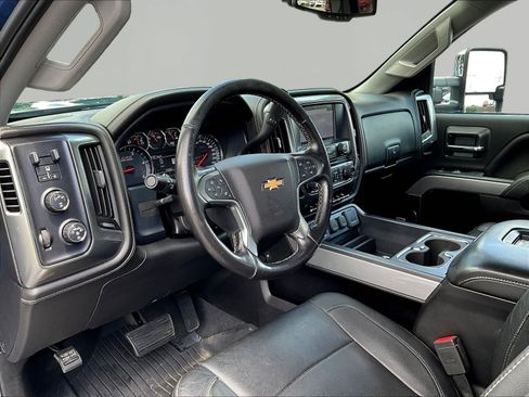 Used 2019 Chevrolet Silverado 2500 LTZ w/ Duramax Plus Package AWD/4WD image 18