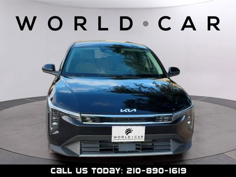 Used 2025 Kia K4 EX image 3
