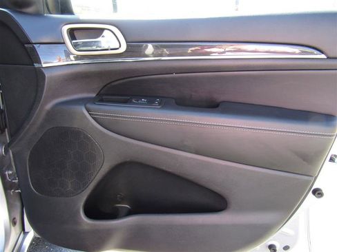 Used 2015 Jeep Grand Cherokee Overland image 35