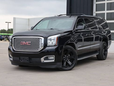 Used 2016 GMC Yukon XL Denali w/ Open Road Package AWD/4WD image 3