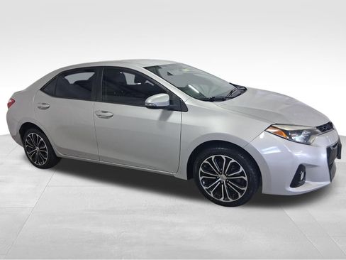 Used 2015 Toyota Corolla S FWD image 3