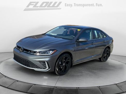 New 2026 Volkswagen Jetta SE image 3