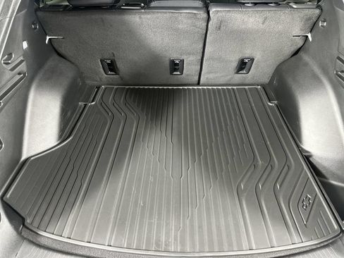 Used 2026 Chevrolet Equinox EV LT w/ LPO, Blackout Package FWD image 28