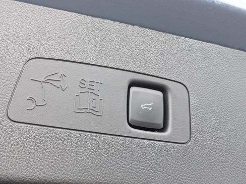 Used 2025 Lincoln Corsair FWD w/ Equipment Group 101A image 25