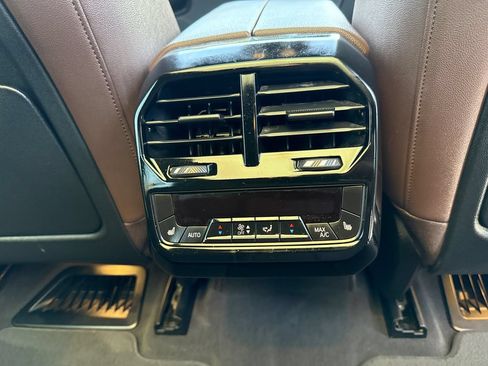 Certified 2023 BMW iX xDrive50 w/ Premium Package AWD/4WD image 17