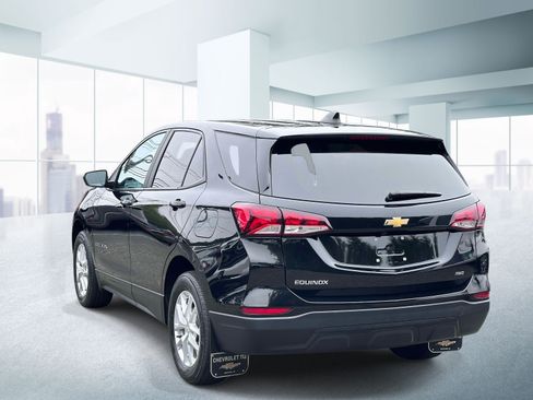 Used 2023 Chevrolet Equinox LS w/ LS Convenience Package AWD/4WD image 3
