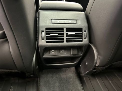 Used 2025 Land Rover Discovery Sport Dynamic SE image 13