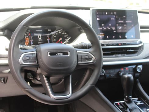 Used 2024 Jeep Compass Latitude w/ Altitude Special Edition AWD/4WD image 18