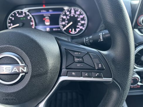 Used 2025 Nissan Sentra SV image 12