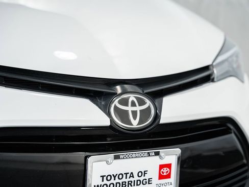 Used 2019 Toyota Corolla LE image 8