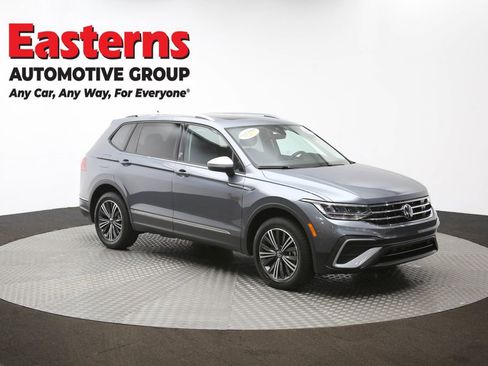 Used 2024 Volkswagen Tiguan Wolfsburg Edition image 48