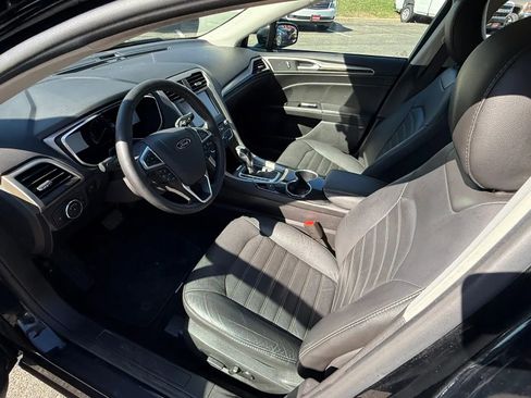 Used 2016 Ford Fusion SE w/ Equipment Group 202A image 23