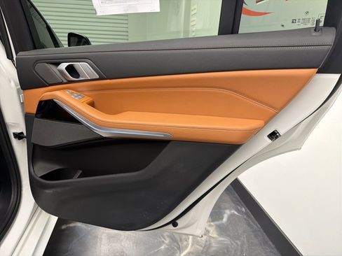 Used 2019 BMW X7 xDrive40i w/ Premium Package image 12