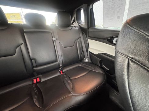 Used 2025 Jeep Compass Limited image 38