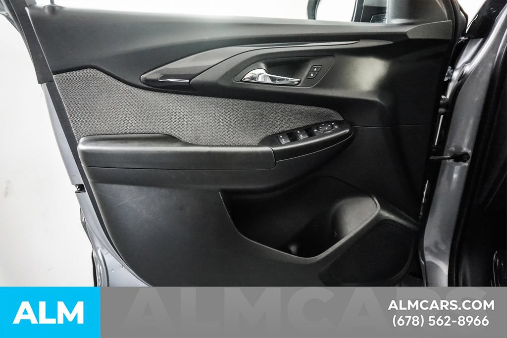 Used 2023 Chevrolet TrailBlazer LT FWD image 46