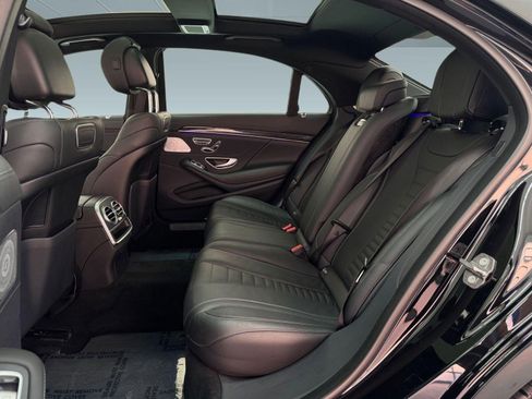 Used 2018 Mercedes-Benz S 560 Sedan image 12