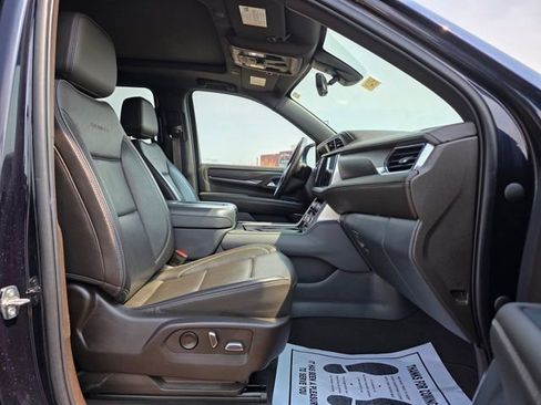 Used 2022 GMC Yukon XL Denali w/ Denali Premium Package AWD/4WD image 32
