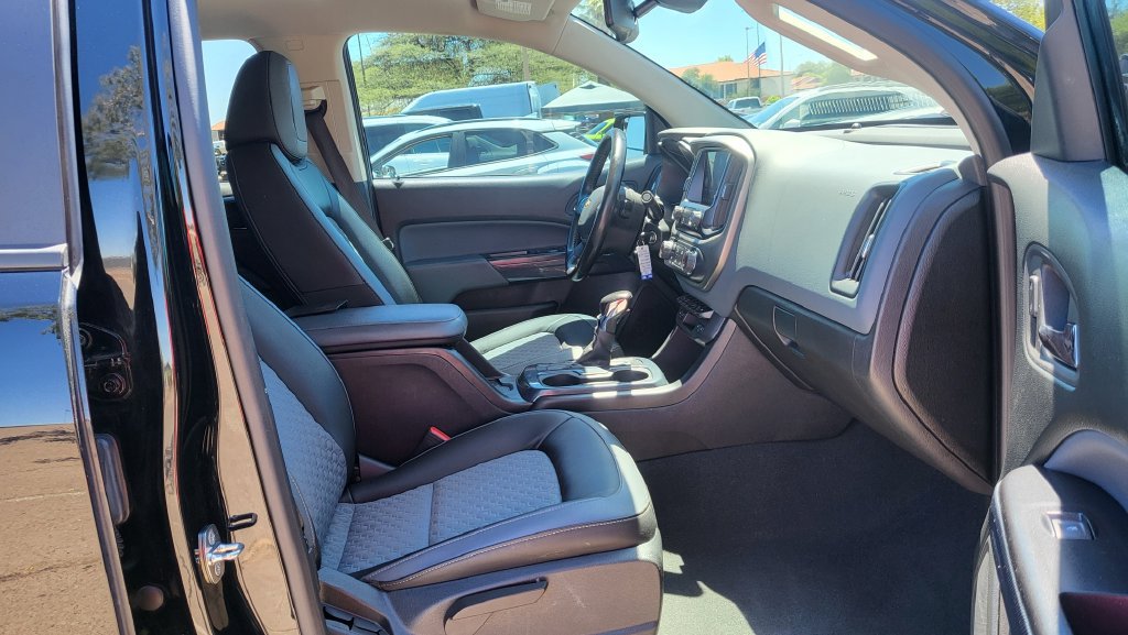 Used 2022 Chevrolet Colorado Z71 AWD/4WD image 18