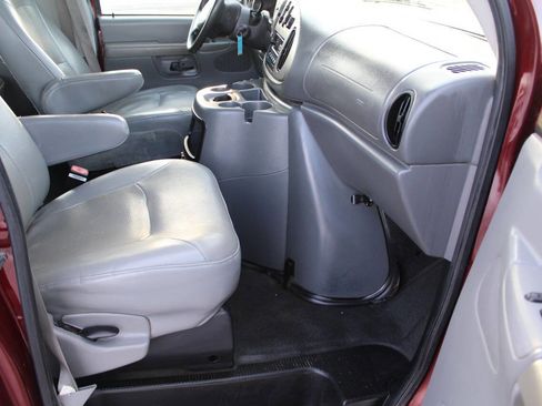 Used 2004 Ford E-350 and Econoline 350 XL image 7