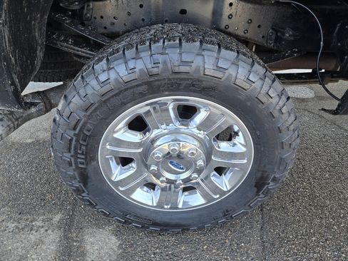 Used 2015 Ford F350 Lariat w/ Chrome Package image 14