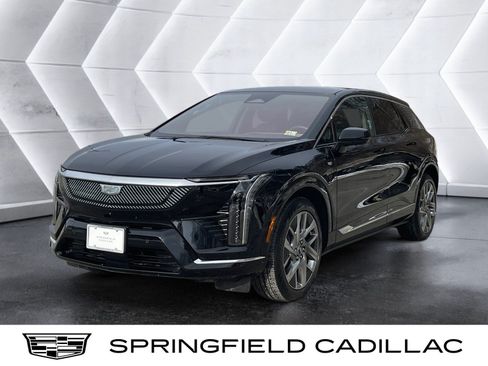 Used 2025 Cadillac Optiq Luxury 2 w/ LPO, Floor Liner Package AWD/4WD image 1