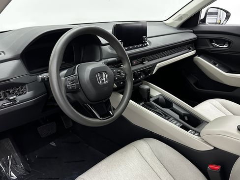 Used 2023 Honda Accord EX image 10