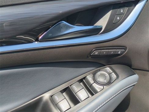 Used 2024 Buick Enclave Premium image 23