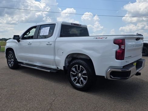 Used 2024 Chevrolet Silverado 1500 LT AWD/4WD image 7