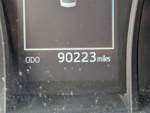 Used 2021 Toyota Camry SE image 30