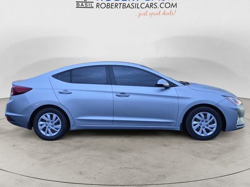Used 2020 Hyundai Elantra SE image 6