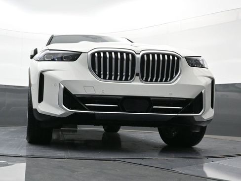 New 2025 BMW X5 xDrive40i w/ Parking Assistance Package image 27
