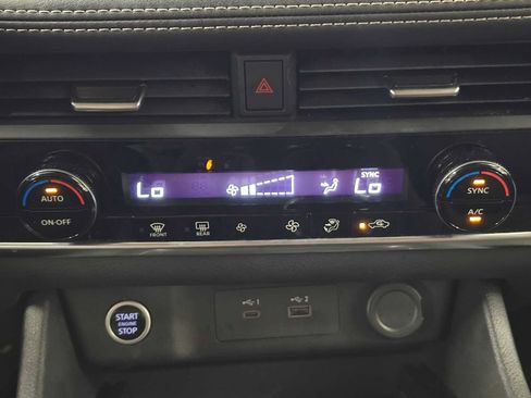Used 2023 Nissan Rogue SV FWD image 28