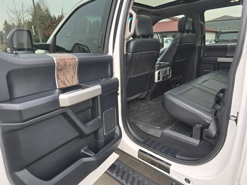 Used 2019 Ford F350 Lariat image 31