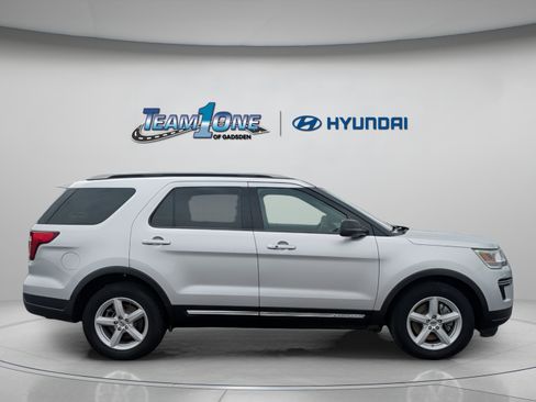 Used 2018 Ford Explorer XLT FWD image 9