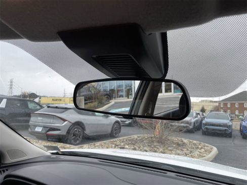 Used 2021 Nissan Kicks SV image 27