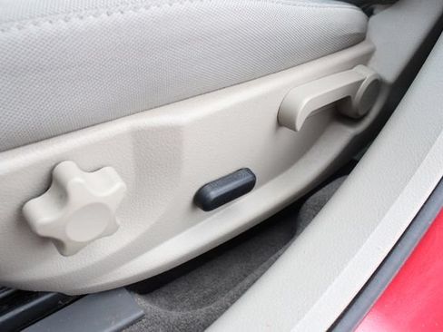 Used 2010 Ford Fusion SE FWD image 3