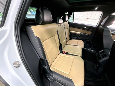 Used 2022 Volkswagen Atlas Cross Sport SE FWD image 30
