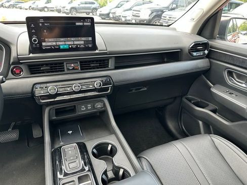 Used 2023 Honda Pilot Elite image 23