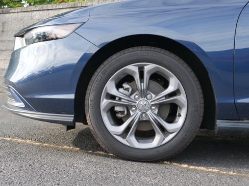 Used 2024 Honda Accord EX image 11