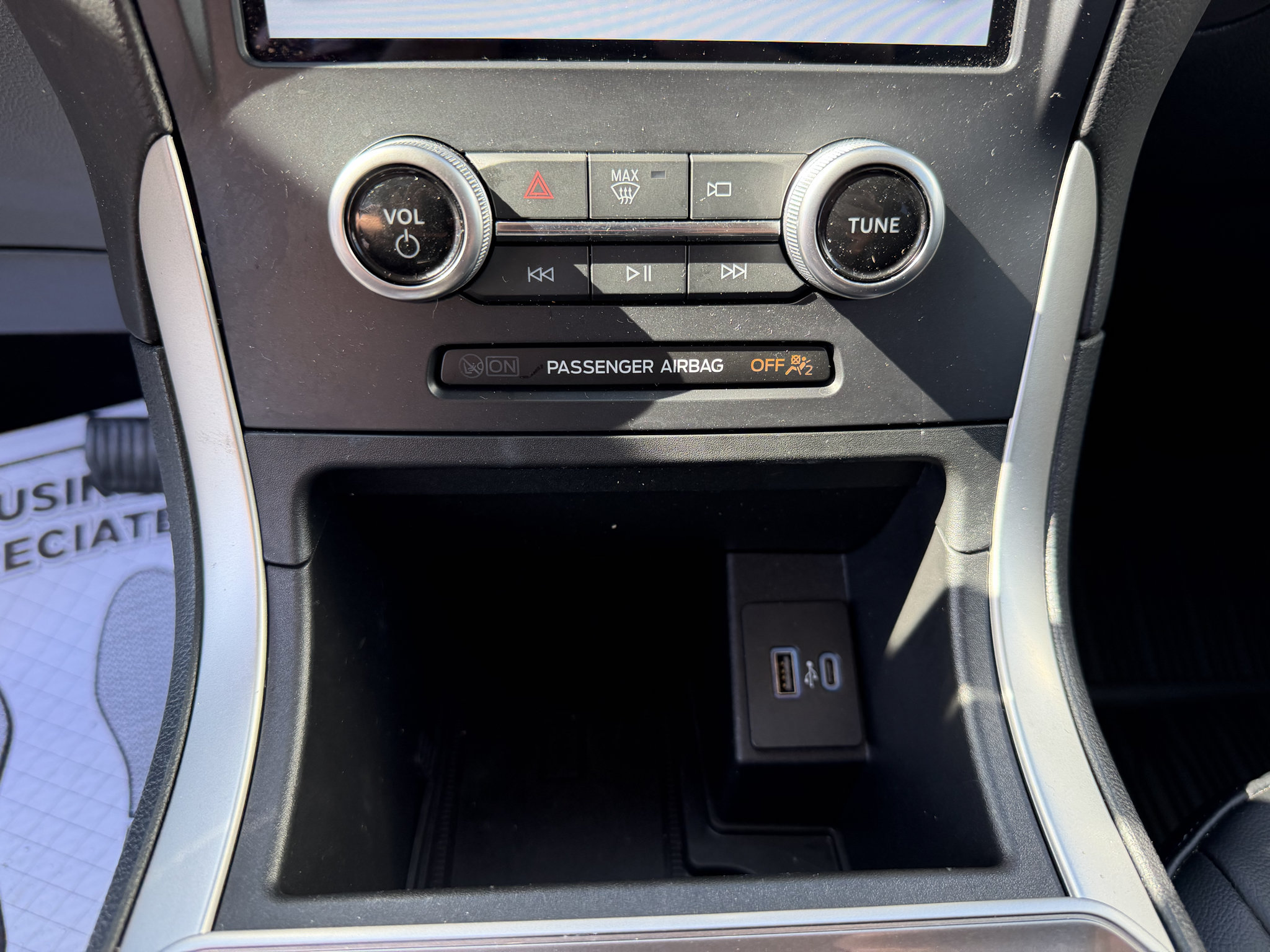 Used 2024 Ford Edge SEL w/ Convenience Package AWD/4WD image 11